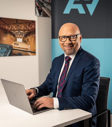 Jaroslaw Kolcun, CEO,  A+V