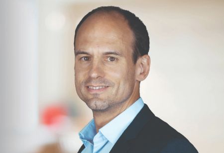 Decisions Under Uncertainty and Highest Competitiveness - can Retailers still set Themselves Apart?